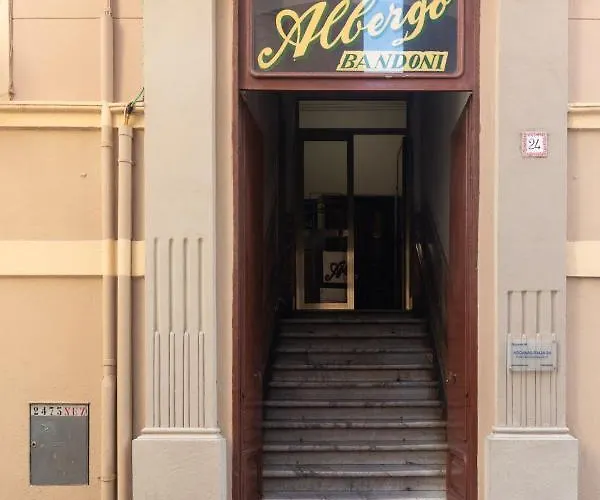 Bandoni Готель *