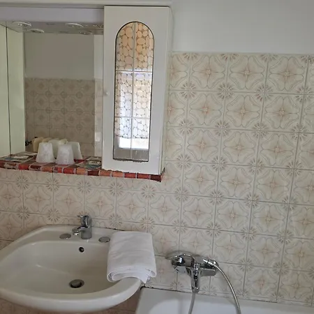Bandoni Hotel *